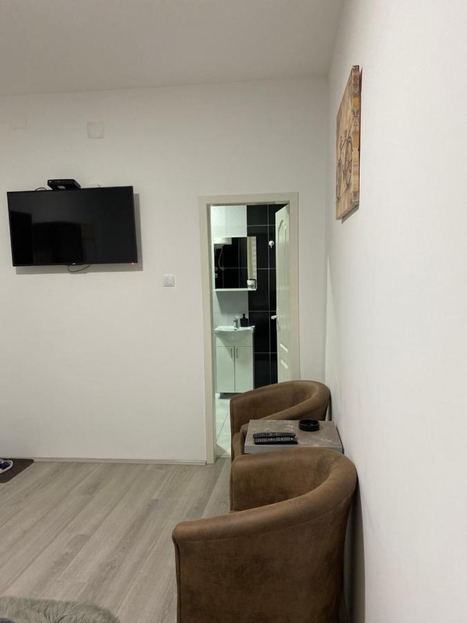 Lotus House Apartment Zrenjanin Exterior photo